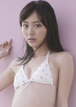 内田理央の黒髪の美人