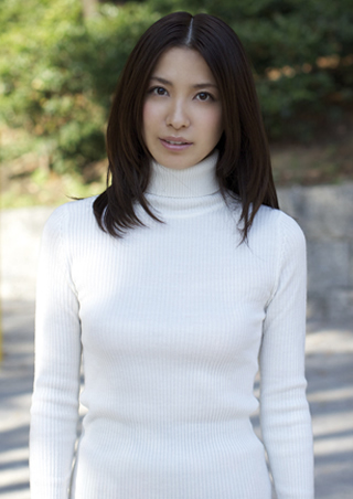 戸田れいタートルネックセーター美人.jpg