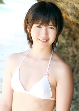 森彩ハーフ美少女の白ビキニ水着.jpg