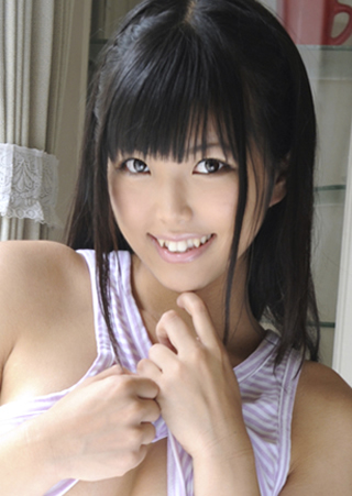小池瑠香の黒髪の八重歯ガール.jpg
