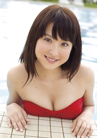 衛藤美彩のつぶらな瞳.jpg